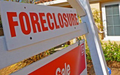 U.S. foreclosures dropped 50% in a year – but not in Fla.